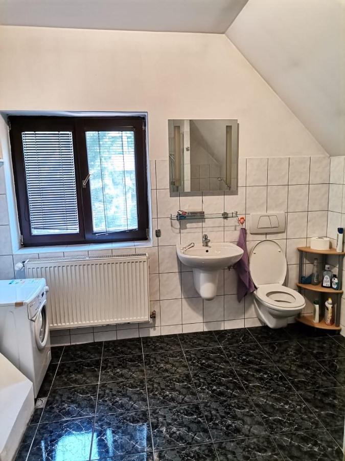 Anh' Private Rooms For Tourist Братислава Екстер'єр фото