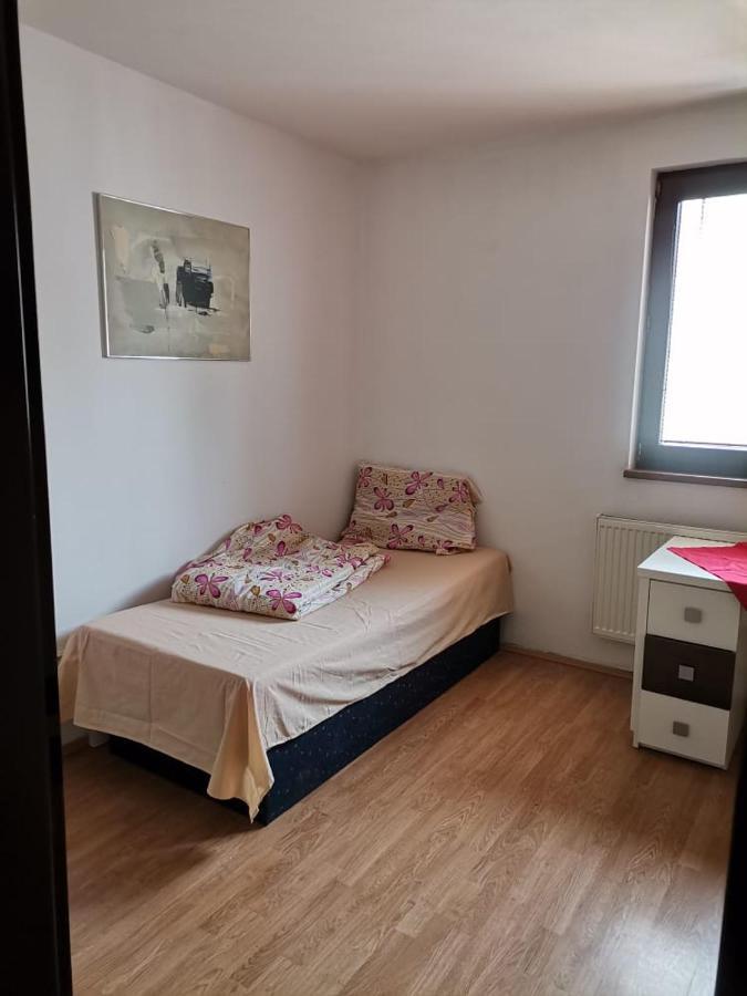Anh' Private Rooms For Tourist Братислава Екстер'єр фото