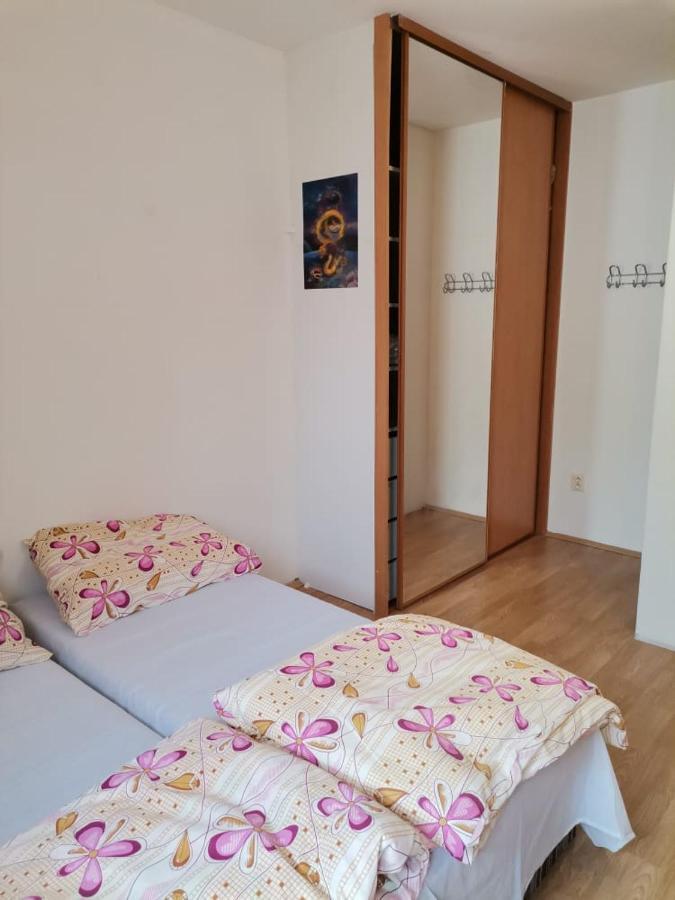 Anh' Private Rooms For Tourist Братислава Екстер'єр фото